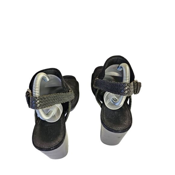 Frye - Picture 7 of 13